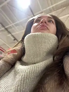 Holly Molii online show from 01-19-25, 05:15