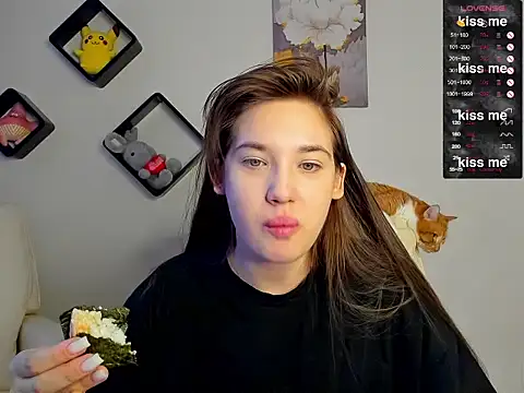 Holly Molii online show from 02-05-25, 07:29