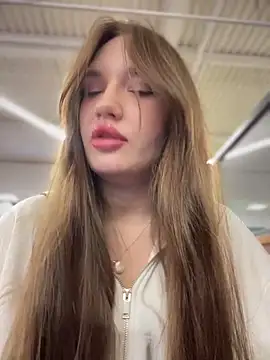 Holly Molii online show from 03-19-25, 10:00