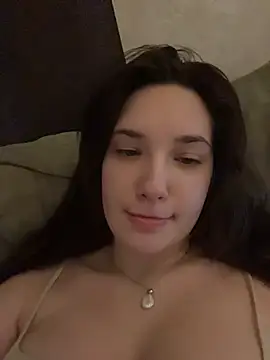 Snapshot of Holly_Molii chatting on 07-15-26, 03:12 Holly Molii online show from 07-15-26, 03:12