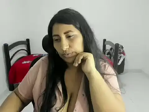 Snapshot of nikol_sexy39 chatting on 02-23-25, 03:13 nikol sexy39 online show from 02-23-25, 03:13