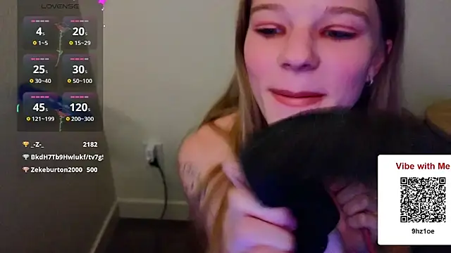 Snapshot of foxy_ana13 chatting on 02-10-25, 03:03 foxy ana13 online show from 02-10-25, 03:03