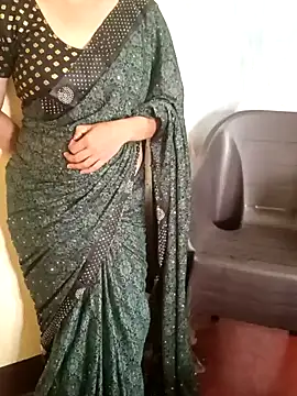 Snapshot of yourtamilcouple chatting on 01-06-25, 06:14 yourtamilcouple online show from 01-06-25, 06:14