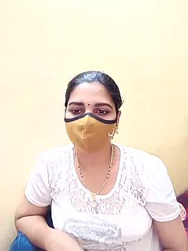 Snapshot of yourtamilcouple chatting on 03-05-25, 06:23 yourtamilcouple online show from 03-05-25, 06:23