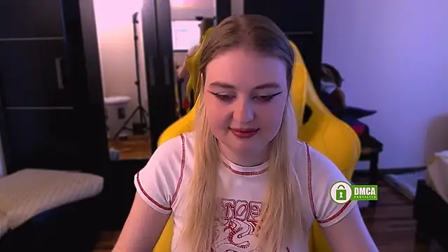 Snapshot of EvaAndLilith chatting on 11-24-25, 09:09 EvaAndLilith online show from 11-24-25, 09:09