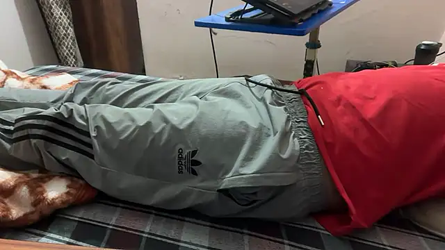 Snapshot of sexyboy09 chatting on 10-25-25, 06:46 sexyboy09 online show from 10-25-25, 06:46