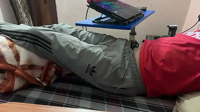 Snapshot of sexyboy09 chatting on 10-28-25, 12:19 sexyboy09 online show from 10-28-25, 12:19