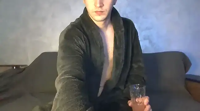 Snapshot of Frank07021 chatting on 01-15-25, 01:45 Frank07021 online show from 01-15-25, 01:45