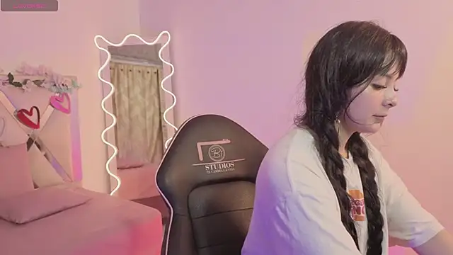 hina tay online show from 01-18-26, 03:10