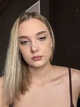 Snapshot of Alisa_Rise chatting on 09-13-25, 04:51 Alisa Rise online show from 09-13-25, 04:51