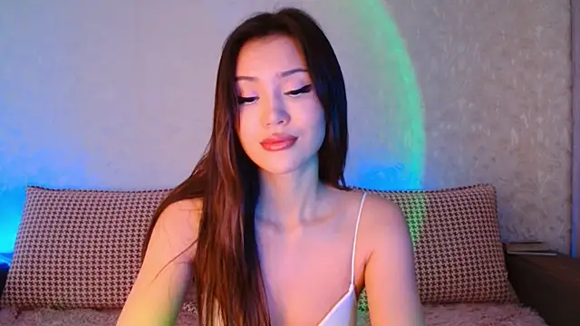 Min Jee  online show from 02-03-25, 09:41