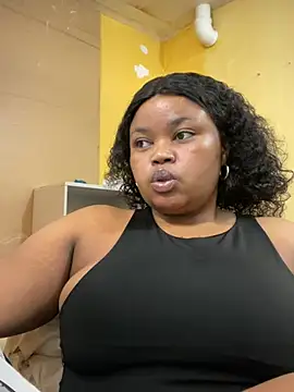 Snapshot of Curveysinaa chatting on 02-20-25, 09:00 Curveysinaa online show from 02-20-25, 09:00