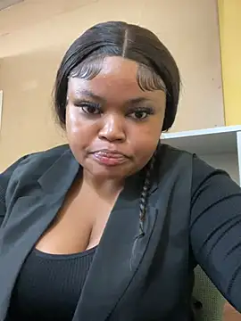 Snapshot of Curveysinaa chatting on 03-17-25, 08:40 Curveysinaa online show from 03-17-25, 08:40