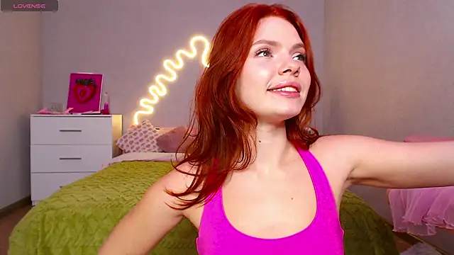 Snapshot of Red__Candy chatting on 12-14-24, 04:31 Red Candy online show from 12-14-24, 04:31