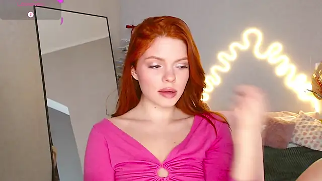 Snapshot of Red__Candy chatting on 01-25-25, 10:08 Red Candy online show from 01-25-25, 10:08