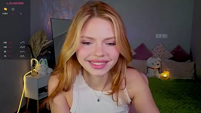 Snapshot of Red__Candy chatting on 09-14-25, 12:48 Red Candy online show from 09-14-25, 12:48