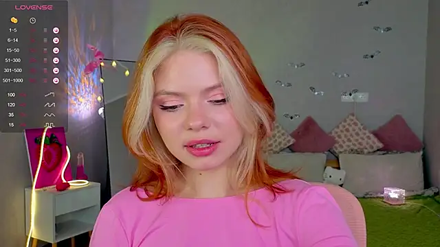 Snapshot of Red__Candy chatting on 10-26-25, 12:55 Red Candy online show from 10-26-25, 12:55