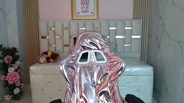 Snapshot of merloth_sub chatting on 02-15-25, 06:12 merloth sub online show from 02-15-25, 06:12