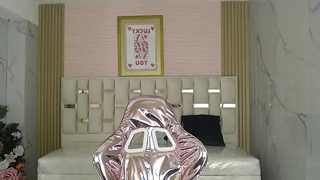 Snapshot of merloth_sub chatting on 02-18-25, 03:10 merloth sub online show from 02-18-25, 03:10