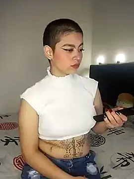 Snapshot of Bitsy_Messy chatting on 01-13-25, 10:56 Bitsy Messy online show from 01-13-25, 10:56