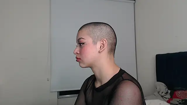 Snapshot of Bitsy_Messy chatting on 02-15-25, 10:33 Bitsy Messy online show from 02-15-25, 10:33