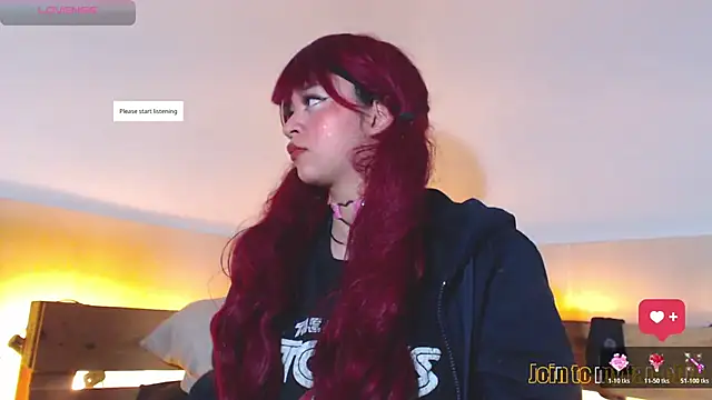 Snapshot of Bitsy_Messy chatting on 10-30-25, 05:31 Bitsy Messy online show from 10-30-25, 05:31