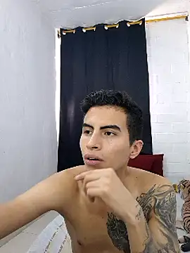 Snapshot of Velk_hot chatting on 12-10-24, 06:28 Velk hot online show from 12-10-24, 06:28