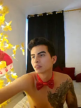 Snapshot of Velk_hot chatting on 12-13-24, 10:13 Velk hot online show from 12-13-24, 10:13