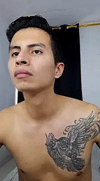 Snapshot of Velk_hot chatting on 12-16-24, 09:20 Velk hot online show from 12-16-24, 09:20