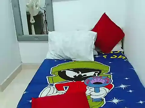 Snapshot of Velk_hot chatting on 12-02-25, 02:34 Velk hot online show from 12-02-25, 02:34