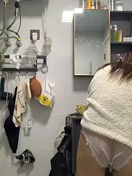 Snapshot of Aimeil chatting on 03-17-26, 04:43 Aimeil online show from 03-17-26, 04:43