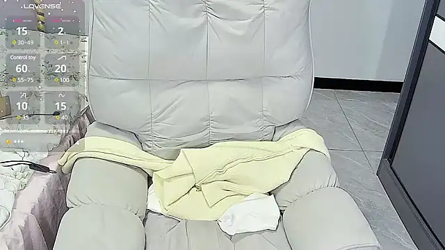 Feifei-cn online show from 02-25-25, 12:34