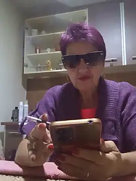 Snapshot of Ely_Elenita chatting on 09-22-25, 12:23 Ely Elenita online show from 09-22-25, 12:23