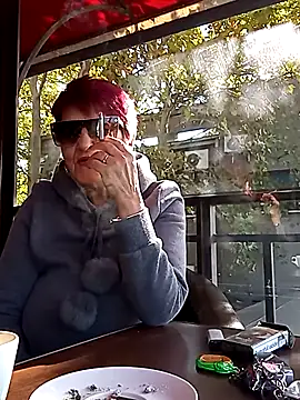 Snapshot of Ely_Elenita chatting on 10-17-25, 08:39 Ely Elenita online show from 10-17-25, 08:39