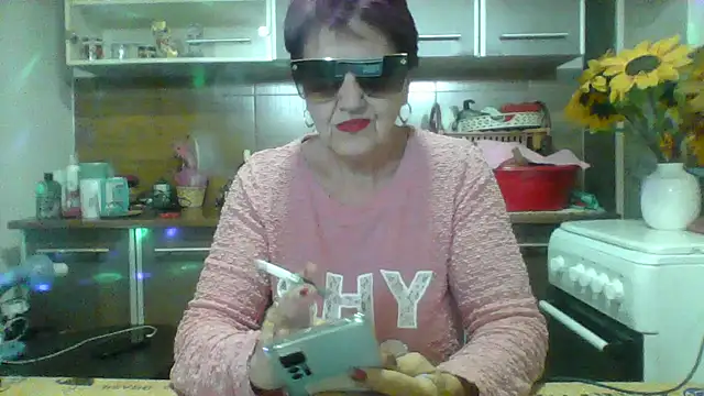 Snapshot of Ely_Elenita chatting on 11-12-25, 11:21 Ely Elenita online show from 11-12-25, 11:21