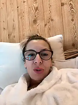 Snapshot of SukyGirl chatting on 01-08-25, 11:21 SukyGirl online show from 01-08-25, 11:21