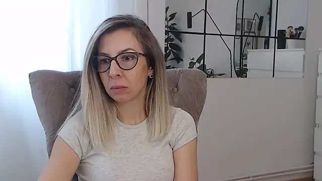 Snapshot of SukyGirl chatting on 01-27-25, 07:35 SukyGirl online show from 01-27-25, 07:35