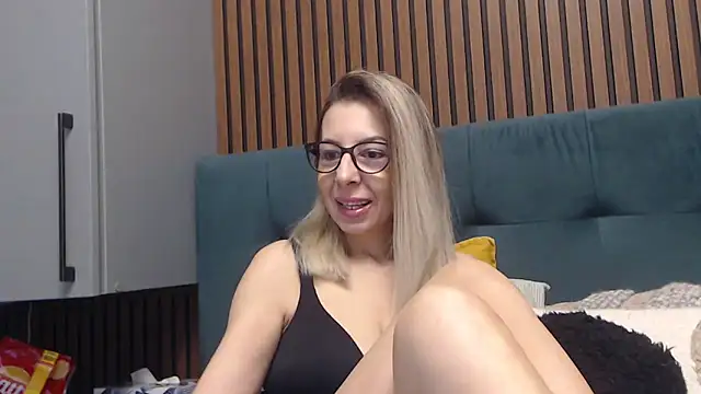 Snapshot of SukyGirl chatting on 01-30-25, 11:01 SukyGirl online show from 01-30-25, 11:01