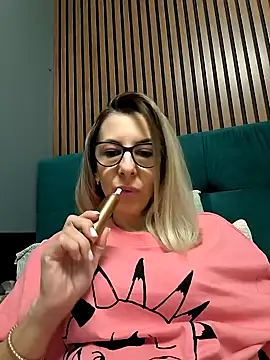 Snapshot of SukyGirl chatting on 01-30-25, 09:25 SukyGirl online show from 01-30-25, 09:25