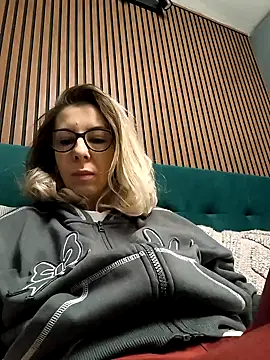 Snapshot of SukyGirl chatting on 02-12-25, 06:29 SukyGirl online show from 02-12-25, 06:29