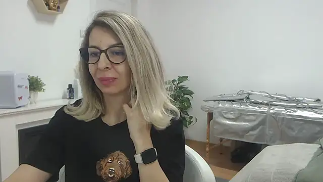 Snapshot of SukyGirl chatting on 02-15-25, 09:16 SukyGirl online show from 02-15-25, 09:16