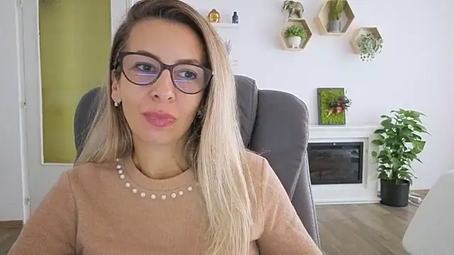 Snapshot of SukyGirl chatting on 09-11-25, 07:19 SukyGirl online show from 09-11-25, 07:19