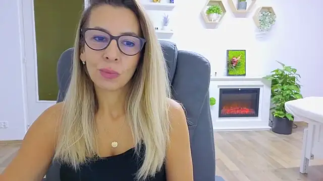 Snapshot of SukyGirl chatting on 10-07-25, 07:27 SukyGirl online show from 10-07-25, 07:27