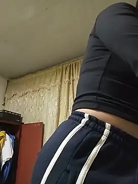 Snapshot of Sara_Brownx chatting on 06-26-26, 02:05 Sara Brownx online show from 06-26-26, 02:05