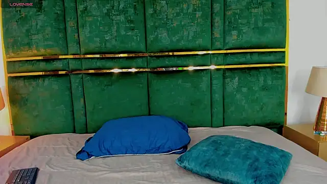 Latrellx7 online show from 01-23-25, 03:32