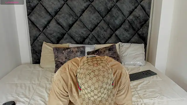 Latrellx7 online show from 09-19-25, 03:08