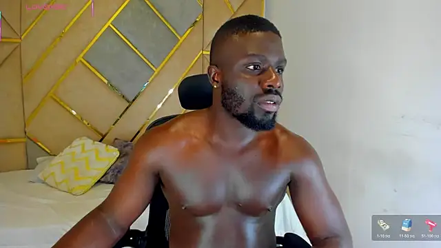 Latrellx7 online show from 10-31-25, 01:06