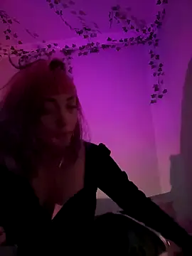 Snapshot of GigiVolkova chatting on 10-05-25, 10:18 GigiVolkova online show from 10-05-25, 10:18