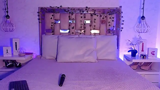 Snapshot of GigiVolkova chatting on 10-10-25, 08:30 GigiVolkova online show from 10-10-25, 08:30