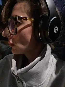 Thunder-Cunt online show from 12-22-25, 09:01